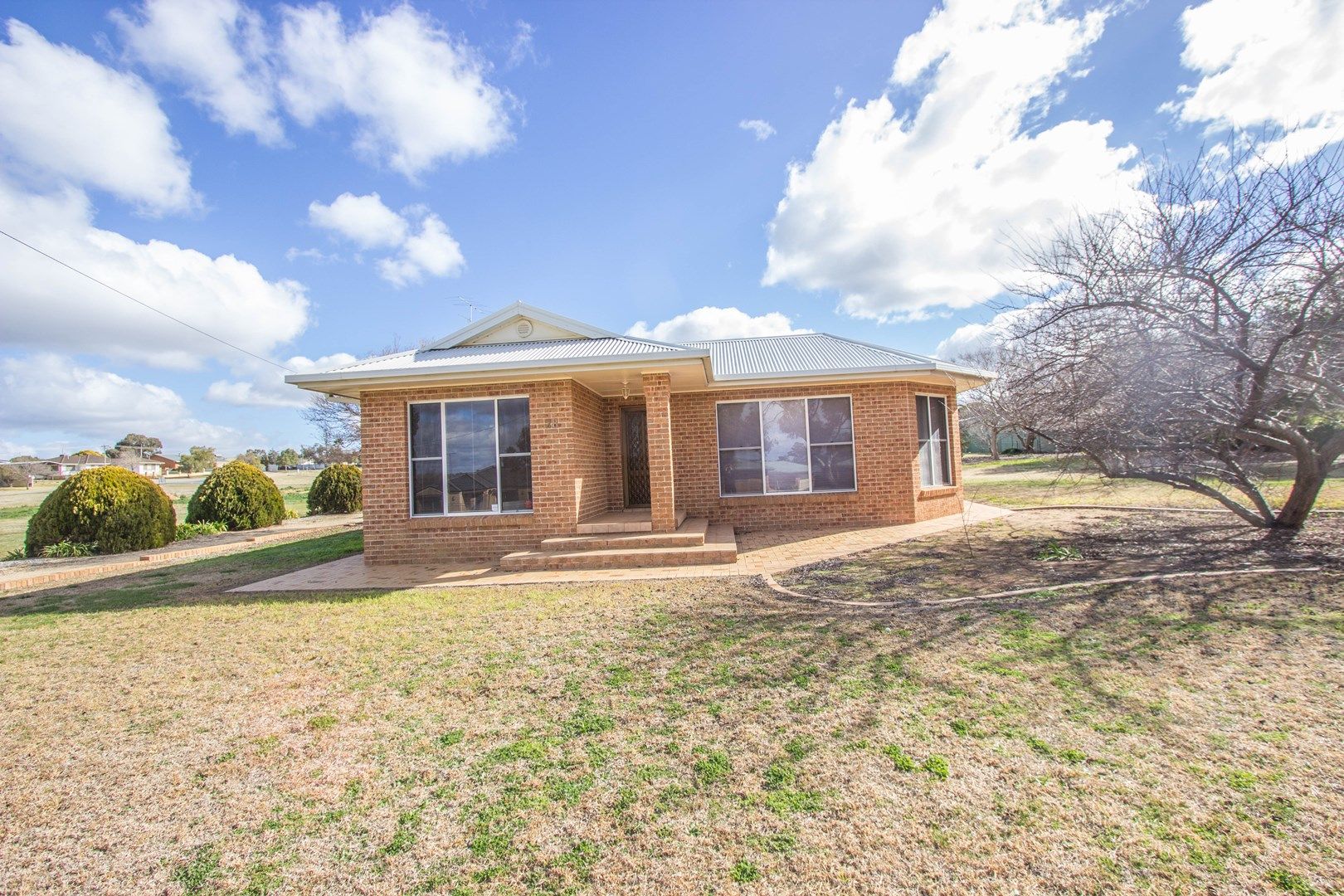 28 Racecourse Road, Narrandera Property History & Address Research