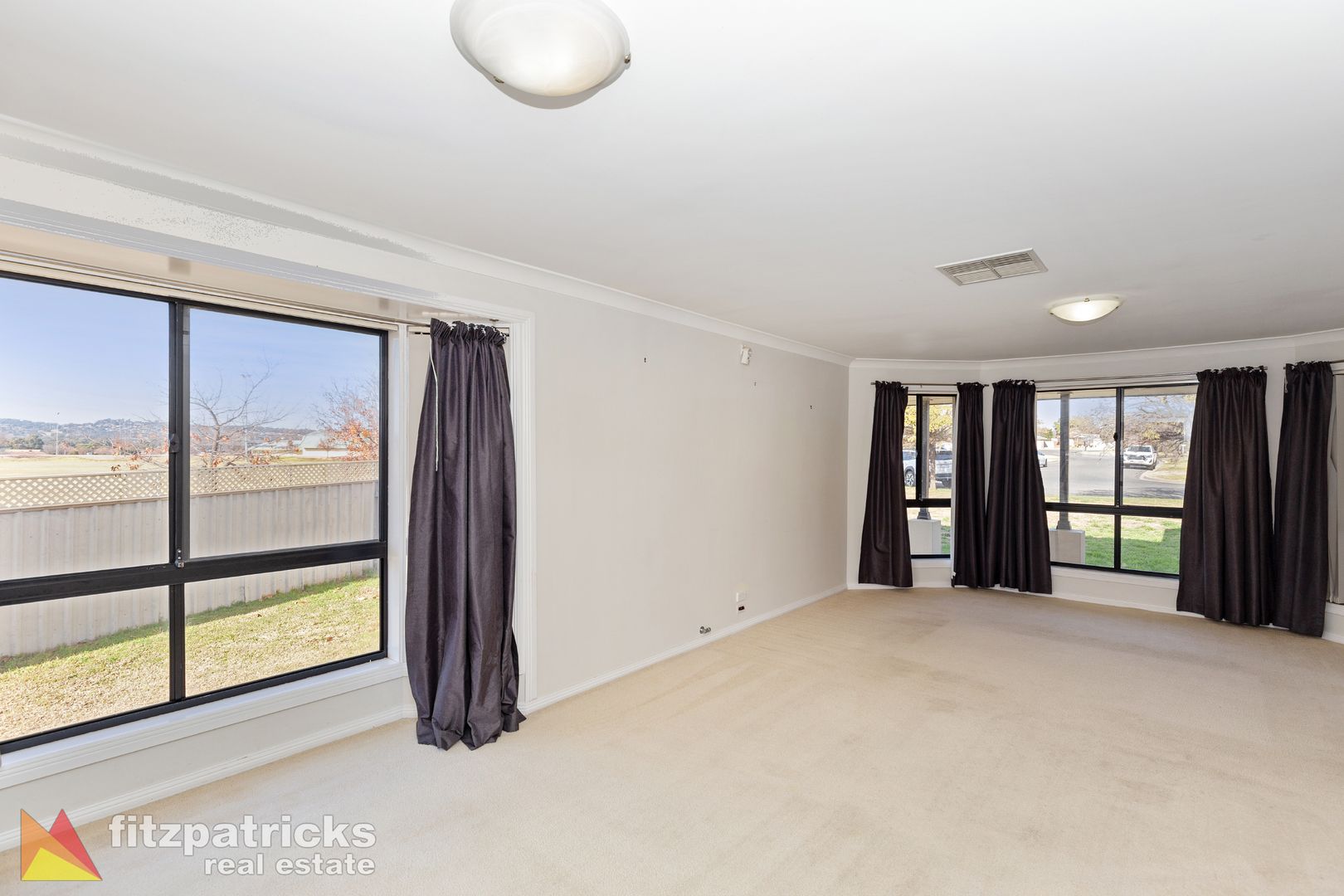 10 Woomera Place, Glenfield Park NSW 2650, Image 2