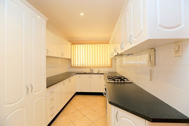 8/125 Rex Road, Georges Hall NSW 2198, Image 2