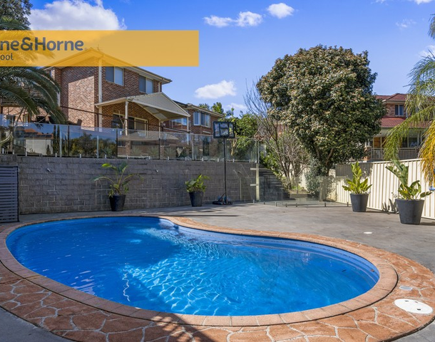 5 Clune Close, Casula NSW 2170