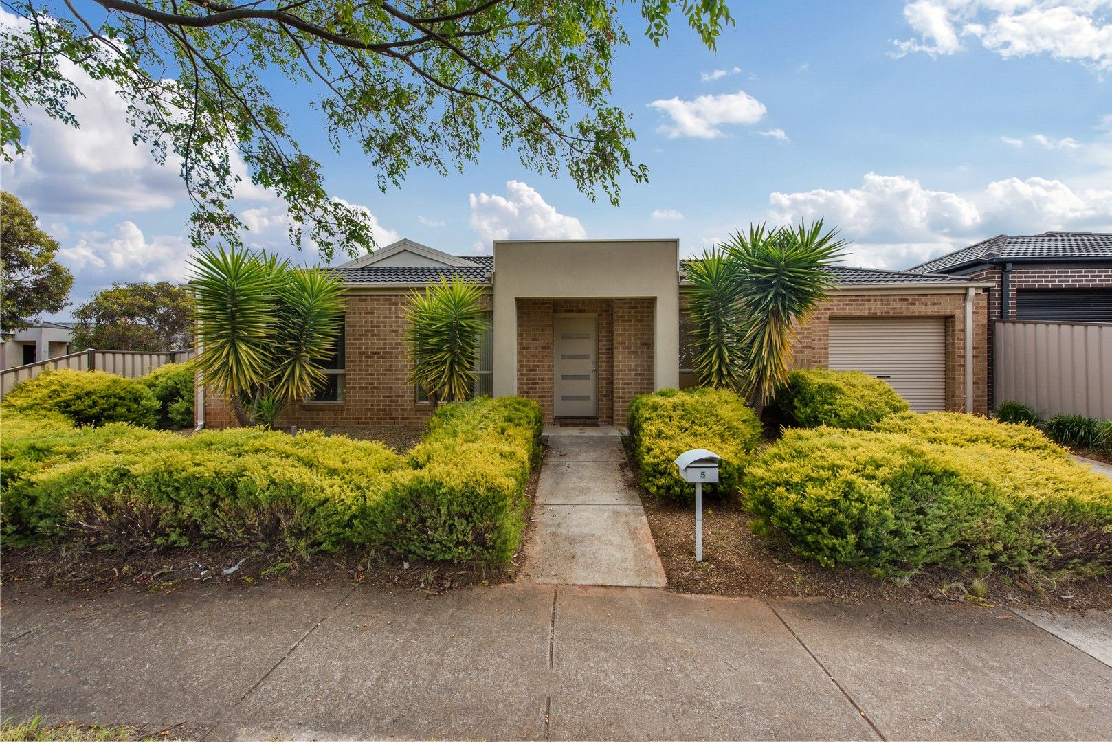 3 bedrooms House in 5 Katrina Drive BURNSIDE HEIGHTS VIC, 3023