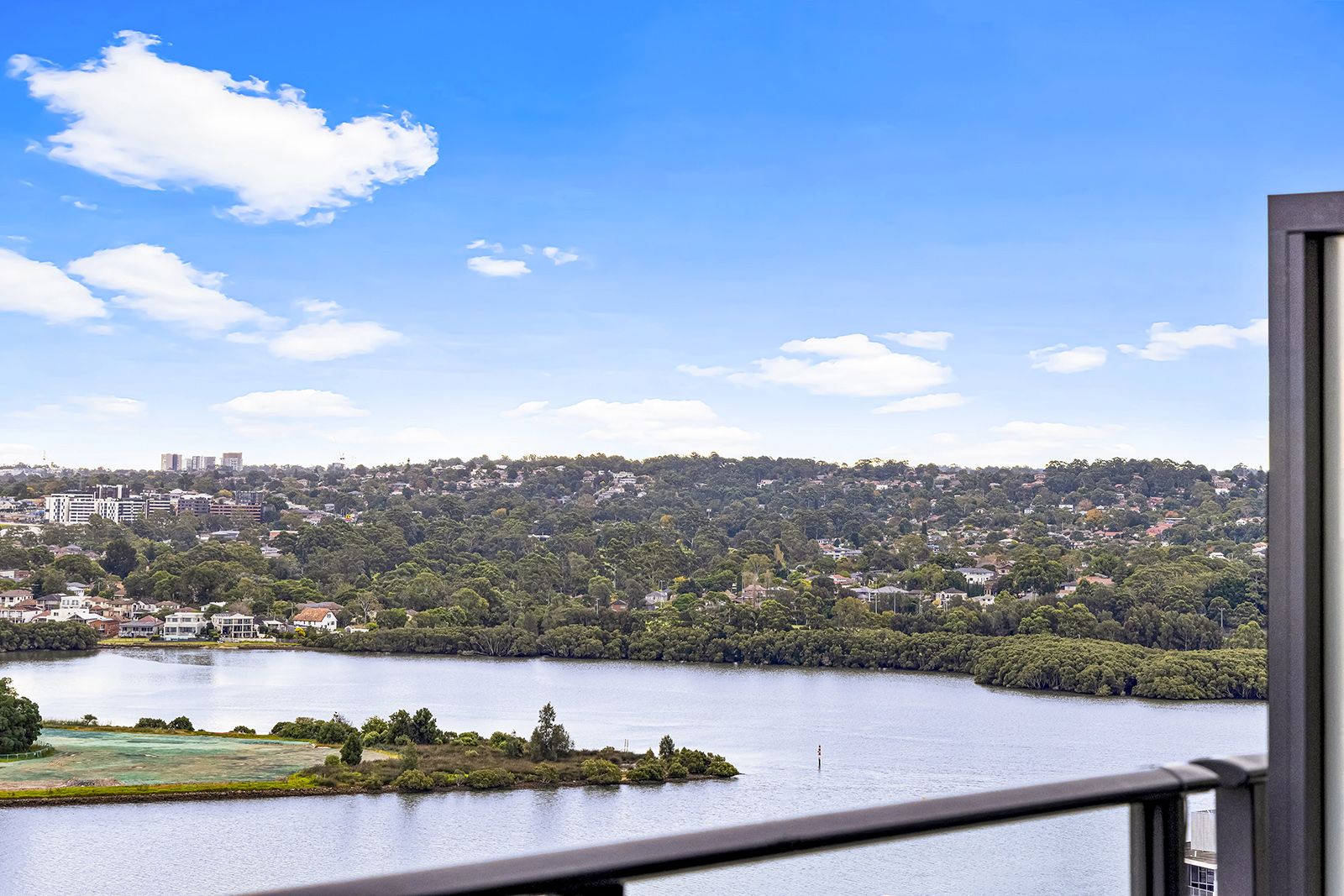 1 bedrooms Apartment / Unit / Flat in 1302/46 Walker Street RHODES NSW, 2138