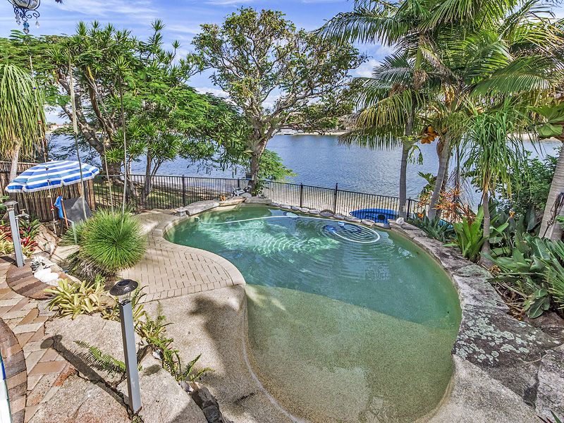 2/10 Orvieto Avenue, Mermaid Waters QLD 4218, Image 1