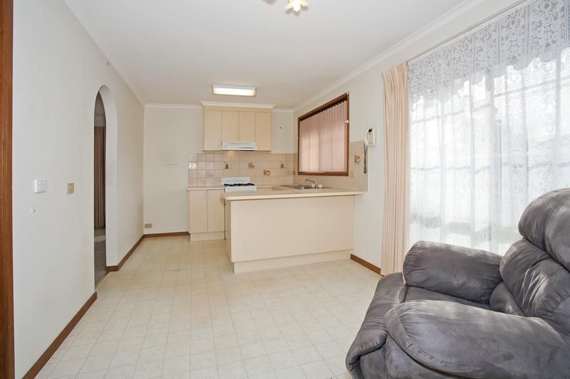 1/24 Oxford Street, WHITTINGTON VIC 3219, Image 2