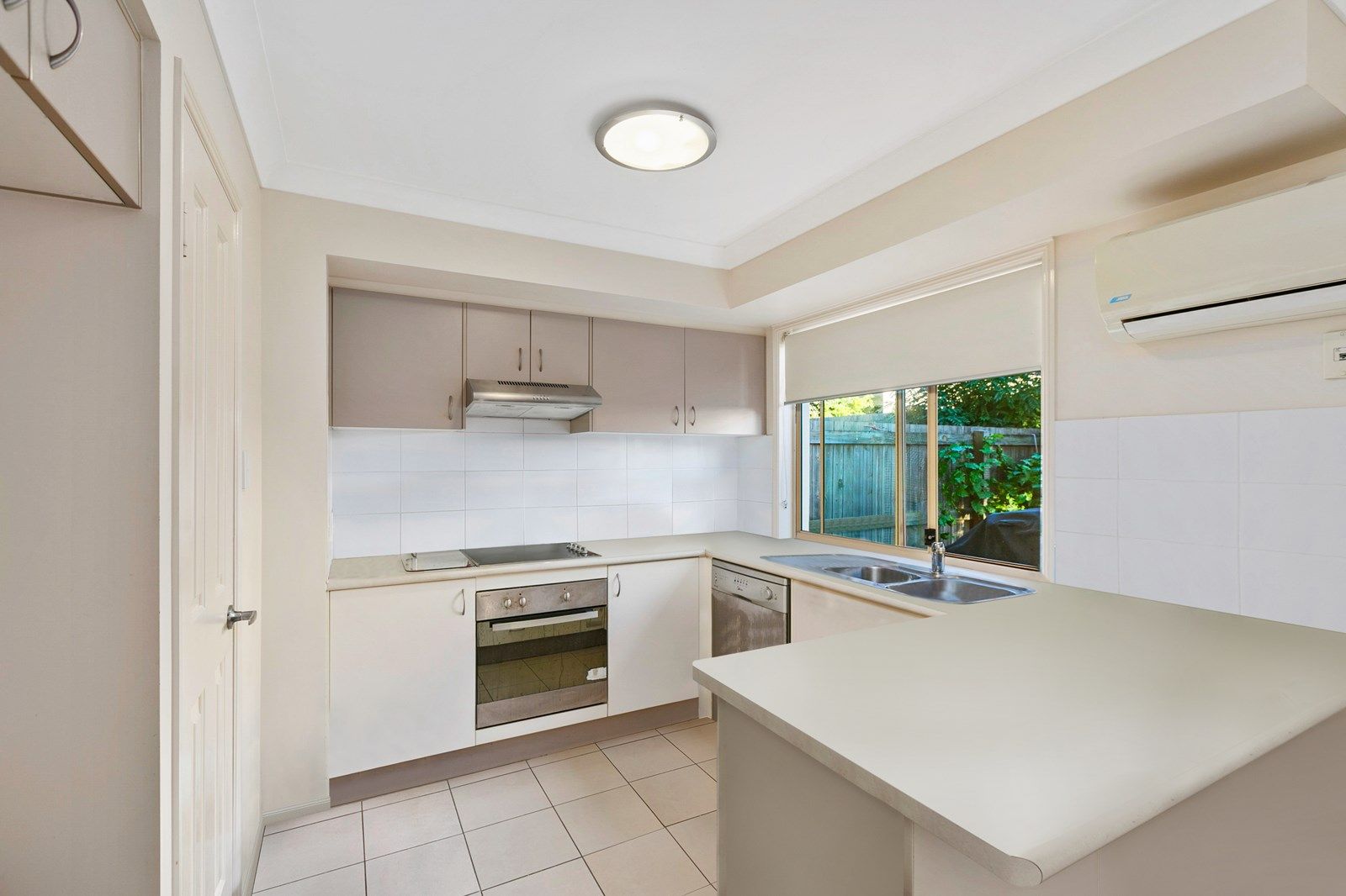 46/50 Johnston Street, Carina QLD 4152, Image 2