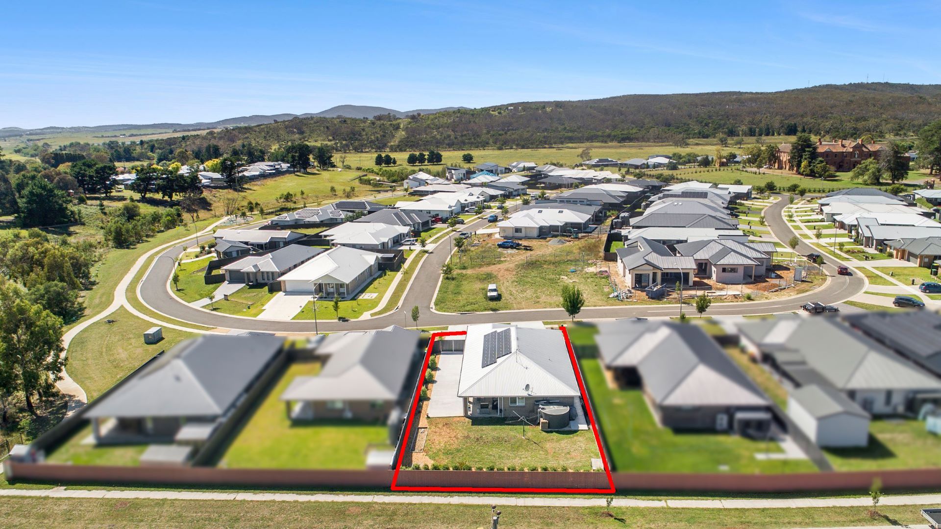 25 Madeleine Drive, Goulburn NSW 2580, Image 1