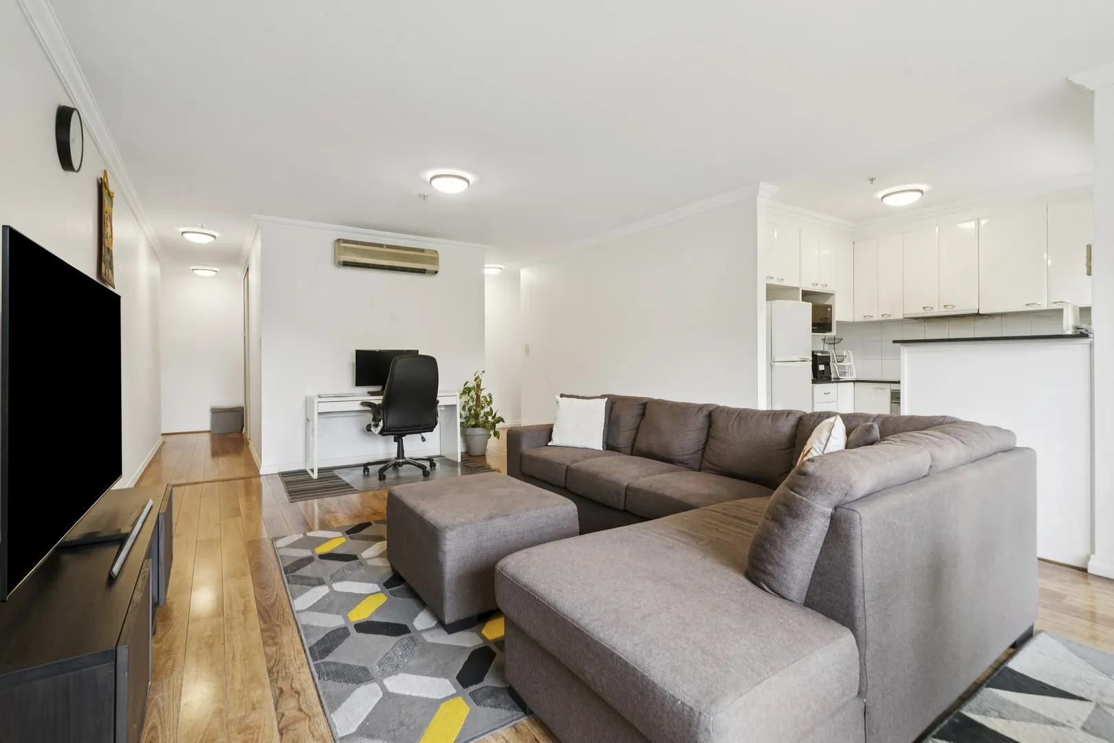 Apartment in Hornsby - View 2