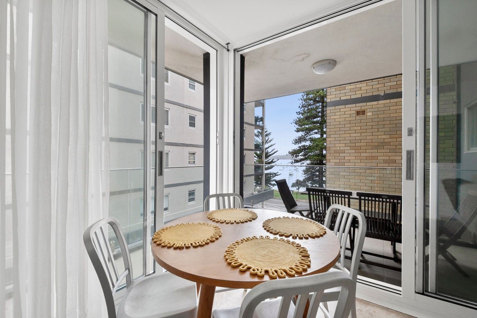 1 bedrooms Apartment / Unit / Flat in 6/37-38 East Esplanade MANLY NSW, 2095