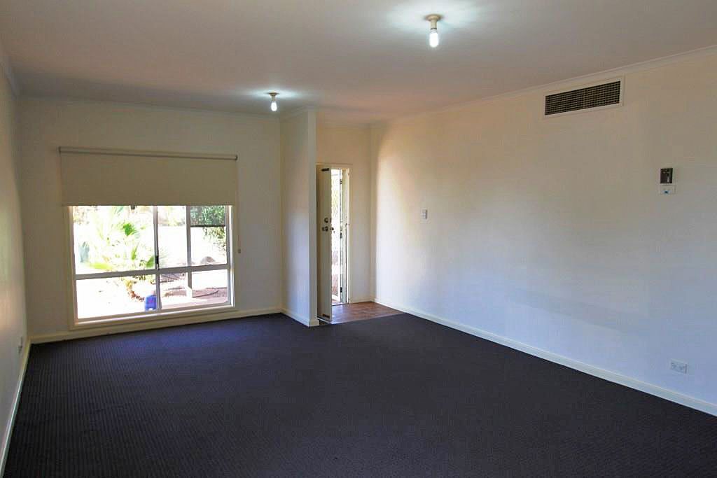 8B Forrest Close, MILLARS WELL WA 6714, Image 1