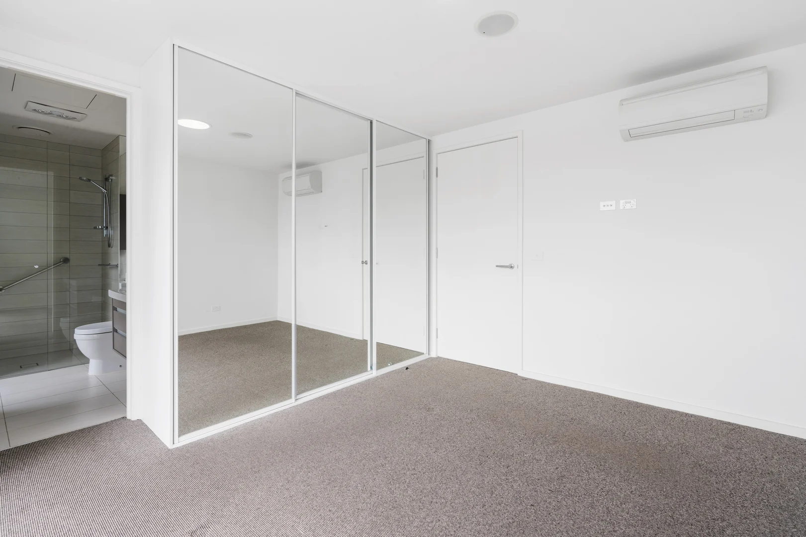 Additional image 7 of 203/40 Beach Street, Port Melbourne VIC 3207
