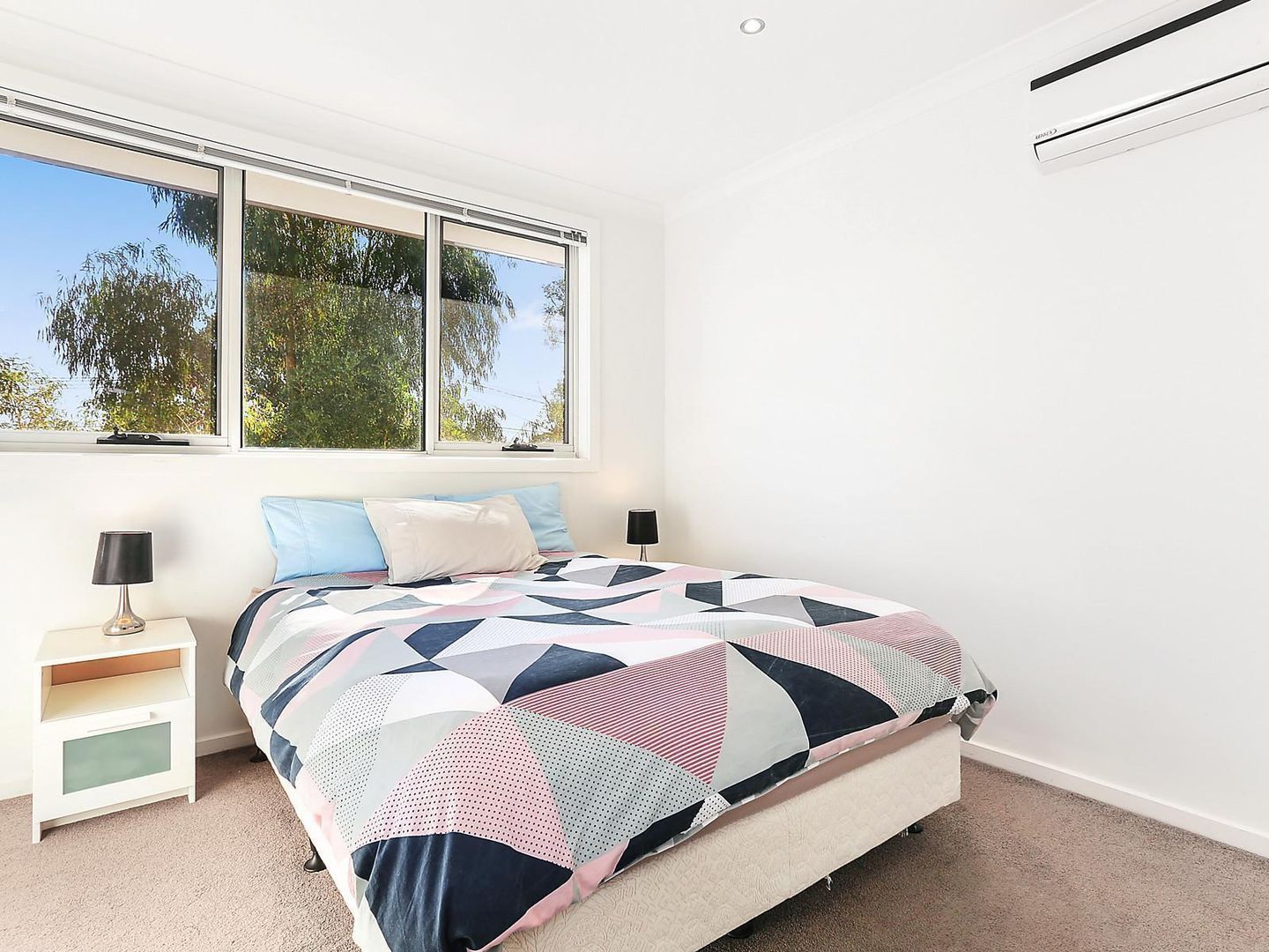 4/8-12 Bawden Court, Pascoe Vale VIC 3044, Image 2