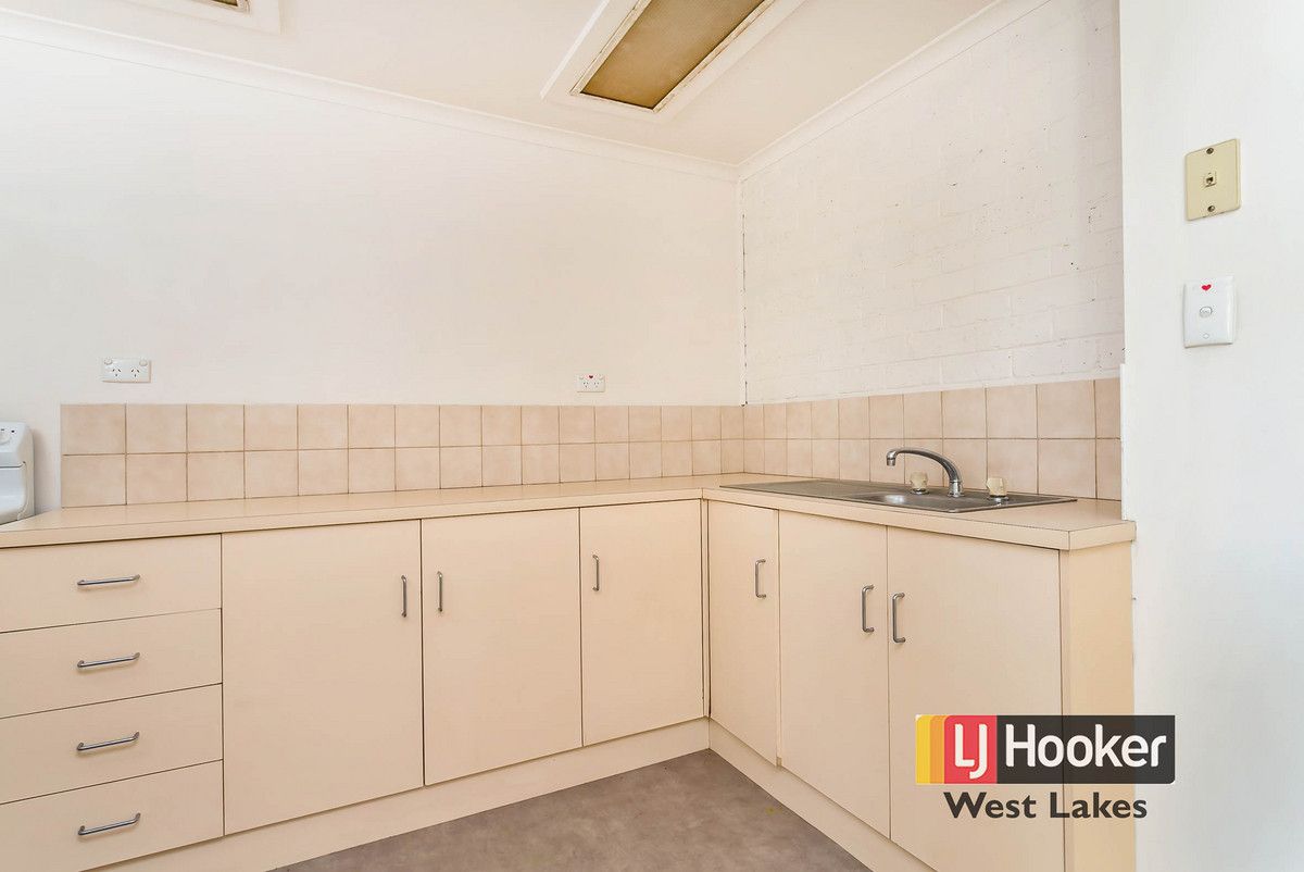 4 / 52 Seaview Road, West Beach SA 5024, Image 2