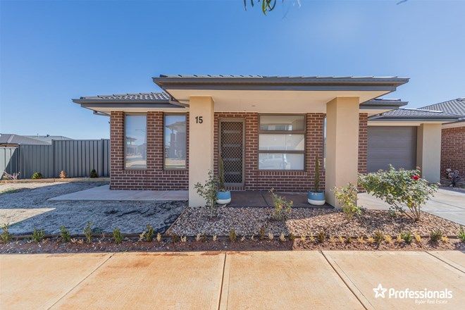 Picture of 15 Augusta Way, STRATHTULLOH VIC 3338