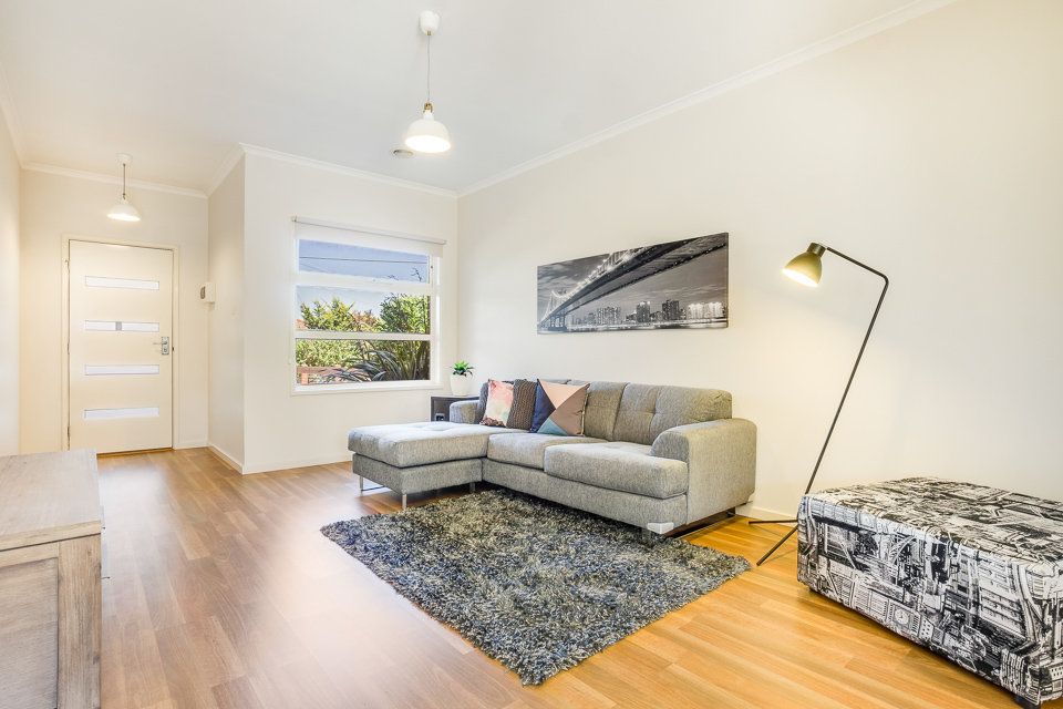 1/8 Moffatt Crescent, Hoppers Crossing VIC 3029, Image 2