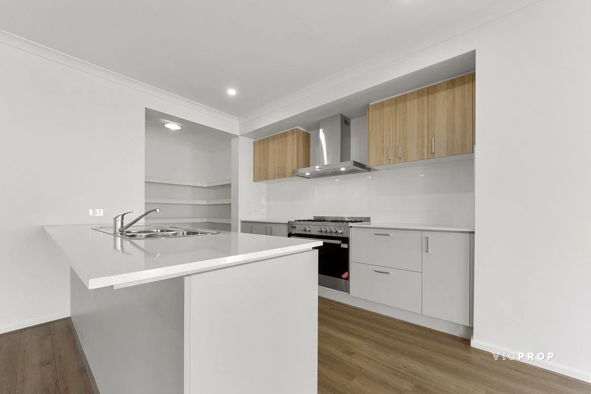 Additional image 2 of 8 Lilypad Way, Rockbank VIC 3335