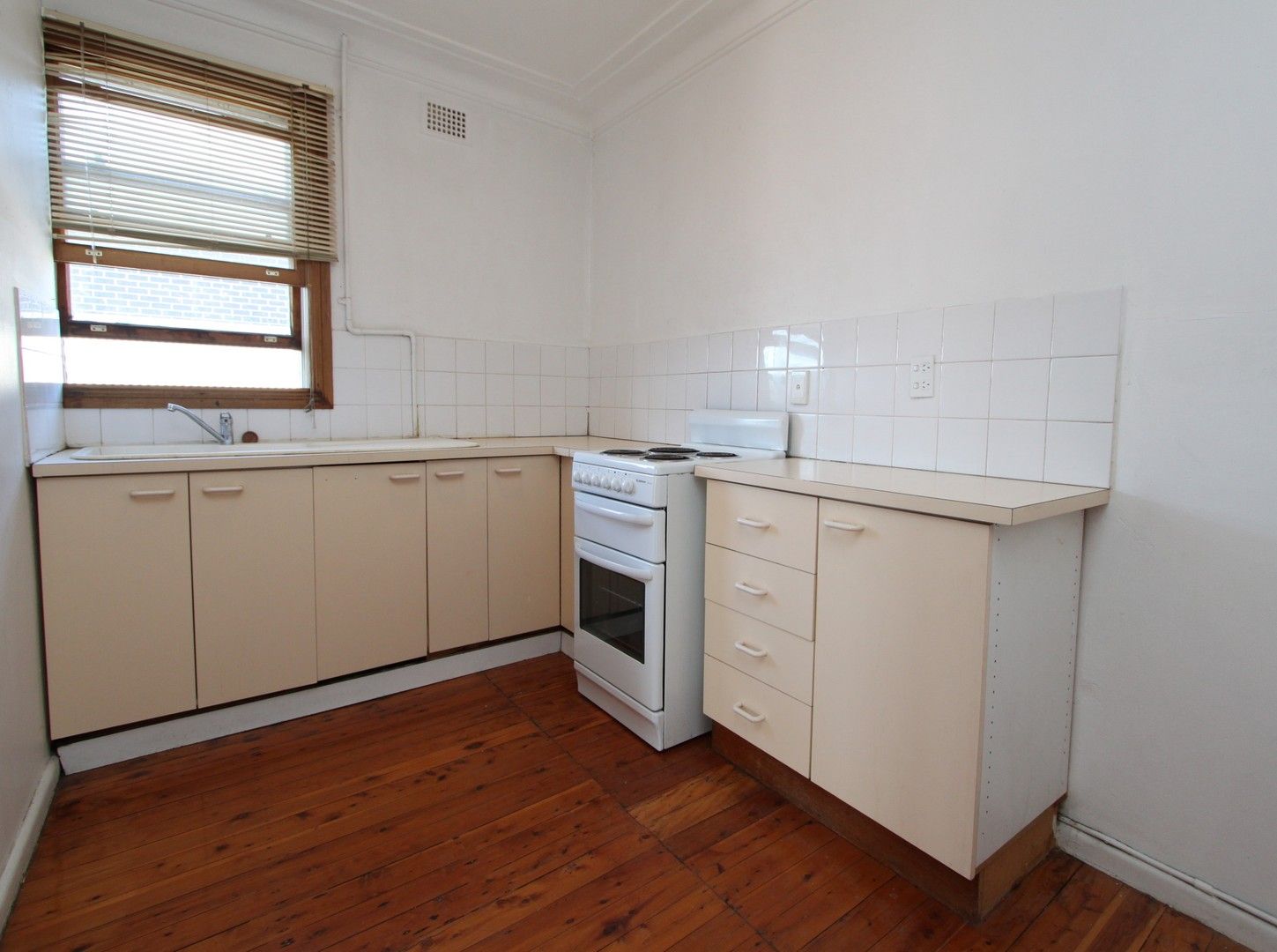 1 bedrooms Apartment / Unit / Flat in 1/182 Unwins Bridge Road ST PETERS NSW, 2044