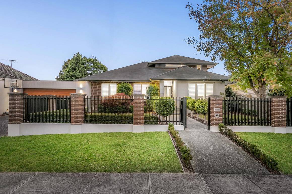 Picture of 109 St James Road, ROSANNA VIC 3084