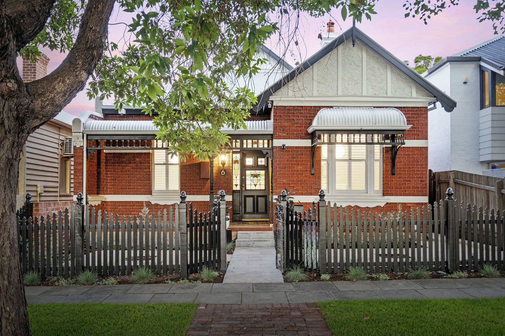 4 bedrooms House in 6 Robinson Street SUBIACO WA, 6008