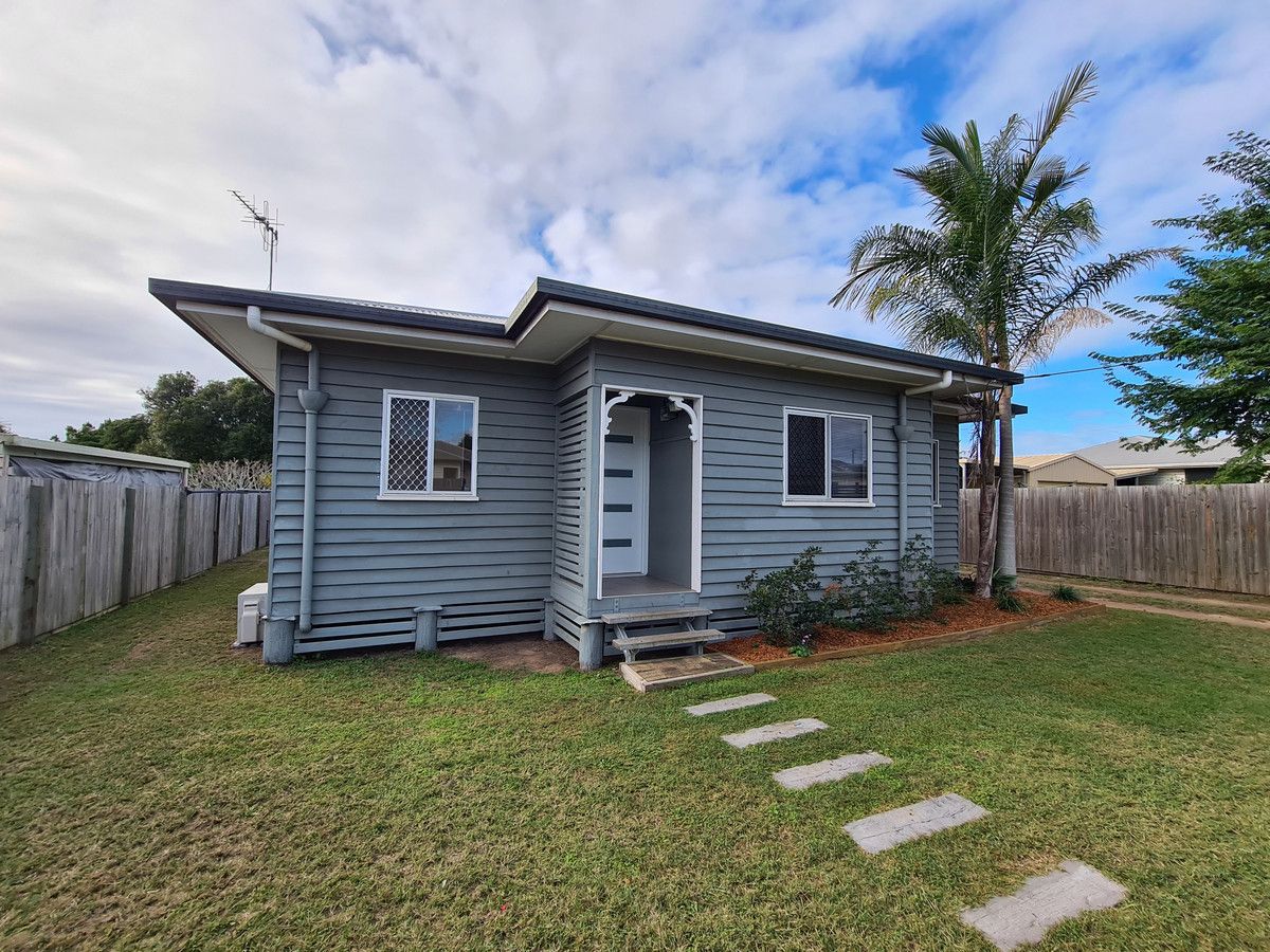 3 bedrooms House in 13 Wainwright Street SVENSSON HEIGHTS QLD, 4670