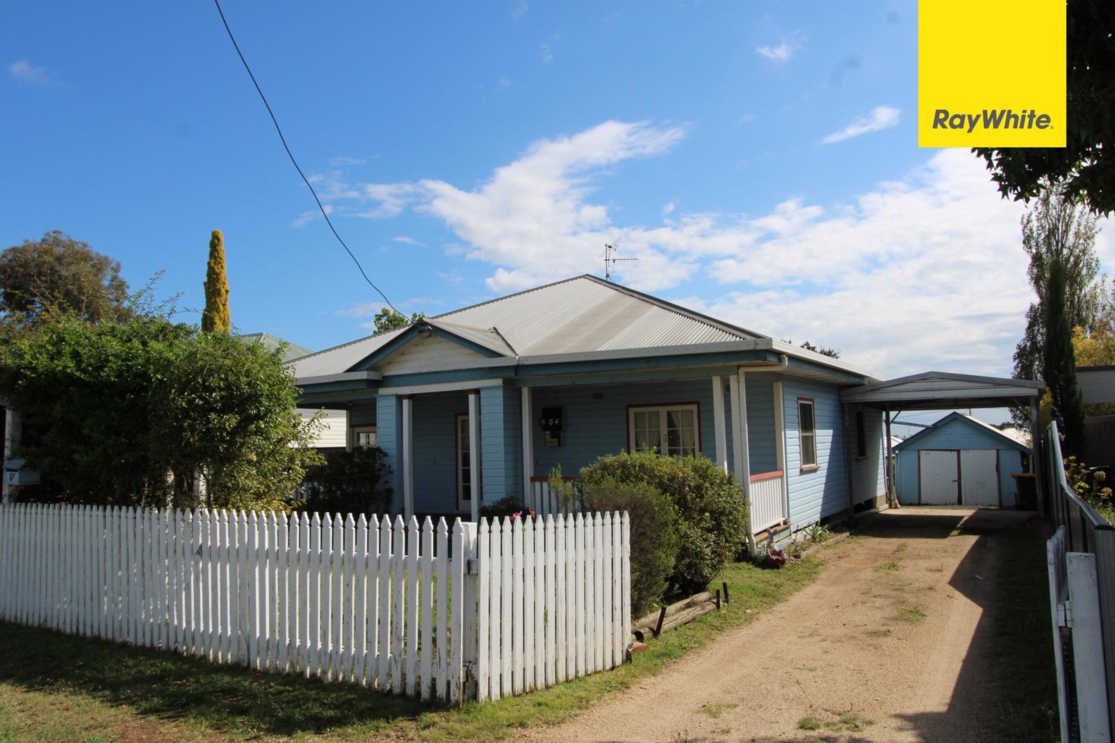 3 bedrooms House in 17 Chisholm Street INVERELL NSW, 2360