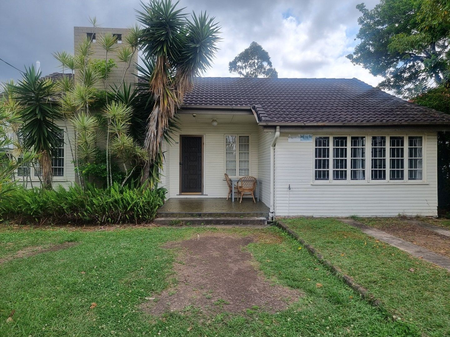5 bedrooms House in 280 Hawken Drive ST LUCIA QLD, 4067