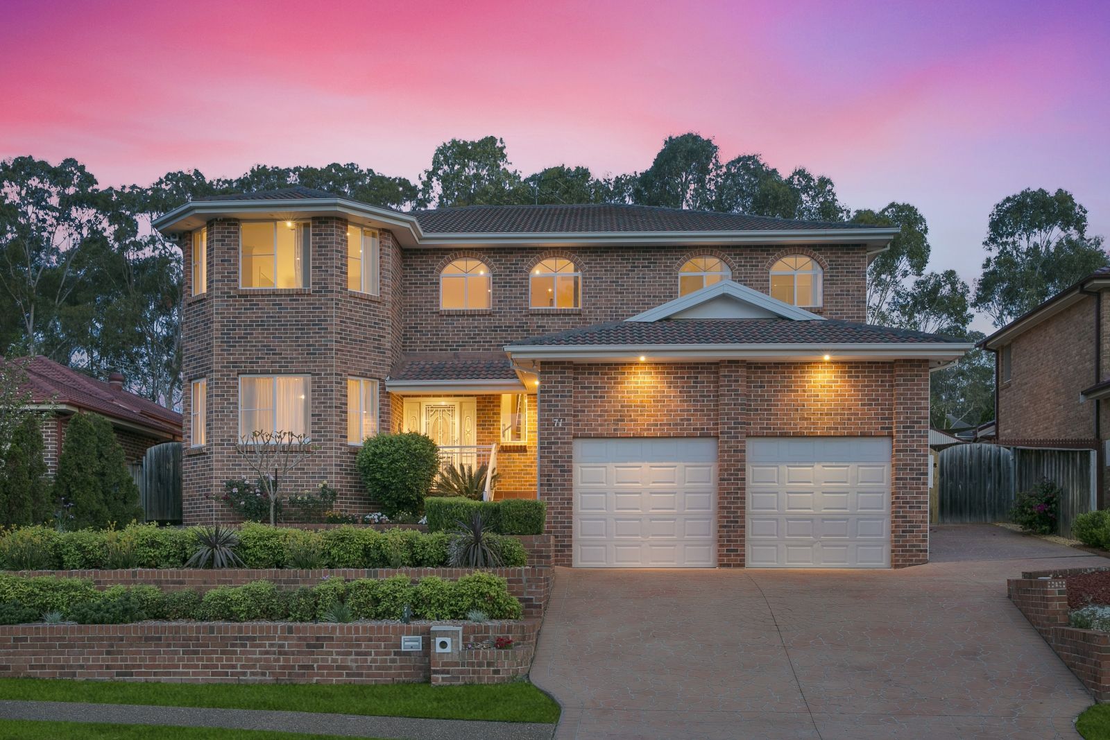Mount Annan NSW 2567 4 beds house for Sale, 820,000 870,000