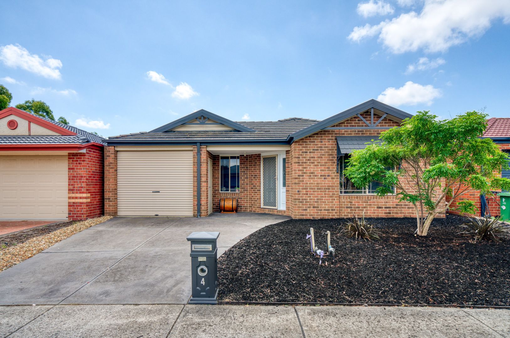 4 Tyndall Street, Cranbourne East Property History & Address Research
