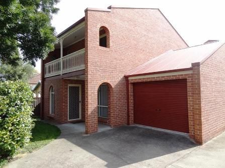 2 bedrooms Apartment / Unit / Flat in 1/153 PIPER STREET BATHURST NSW, 2795
