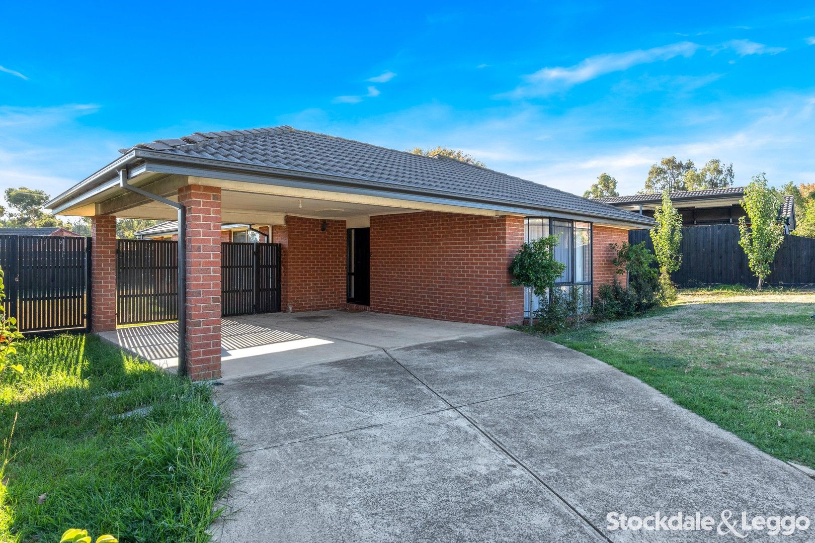 3 bedrooms House in 8 Crawford Way SUNBURY VIC, 3429