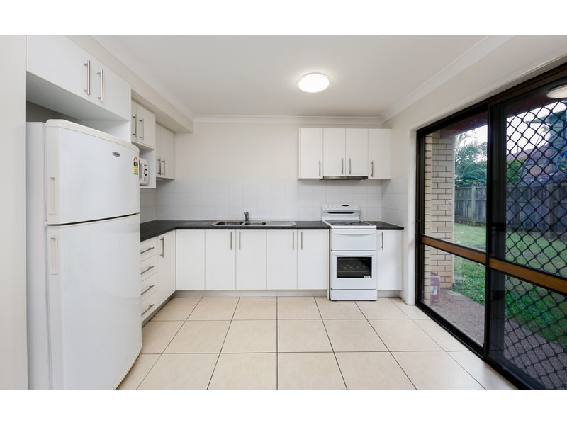 1/52 Carnaby street, Macgregor QLD 4109, Image 2