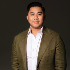 Johnny Nguyen, Sales representative