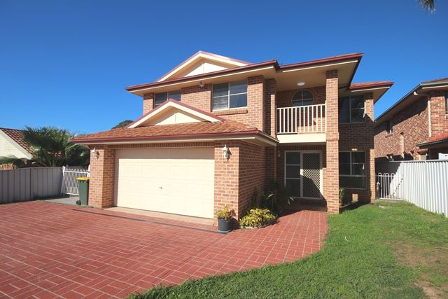 12 Swan Circuit, Green Valley NSW 2168, Image 0