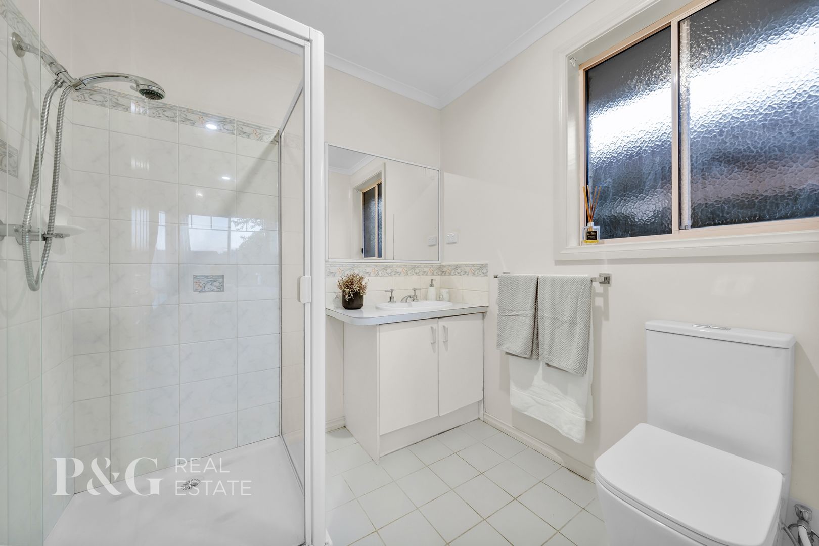 2 Ruffles Close, Narre Warren South VIC 3805, Image 2