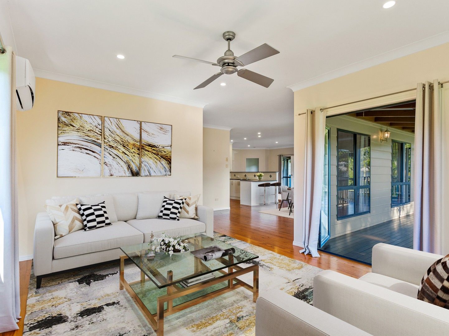 5 bedrooms House in  HIGHVALE QLD, 4520