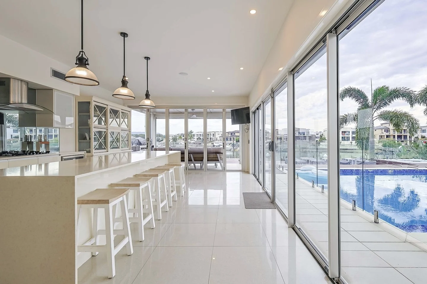 22 River Crescent, Broadbeach Waters QLD 4218