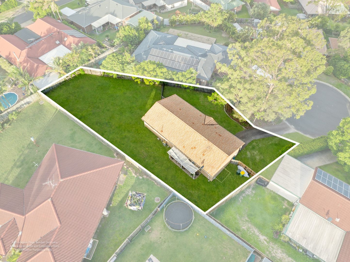 8 Bou Court, Edens Landing QLD 4207