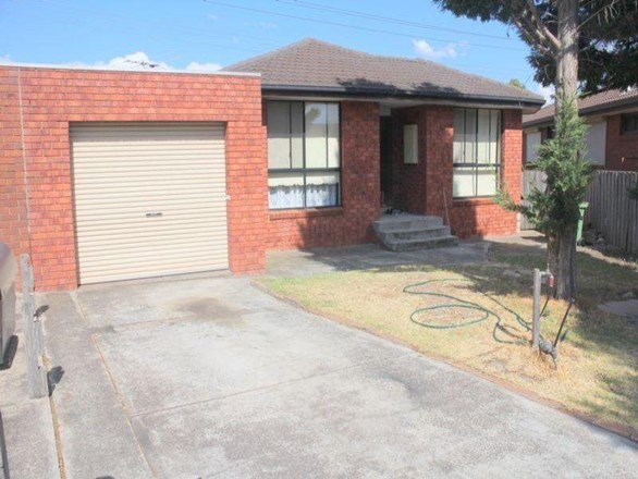 2/18 Woods Close, Meadow Heights VIC 3048