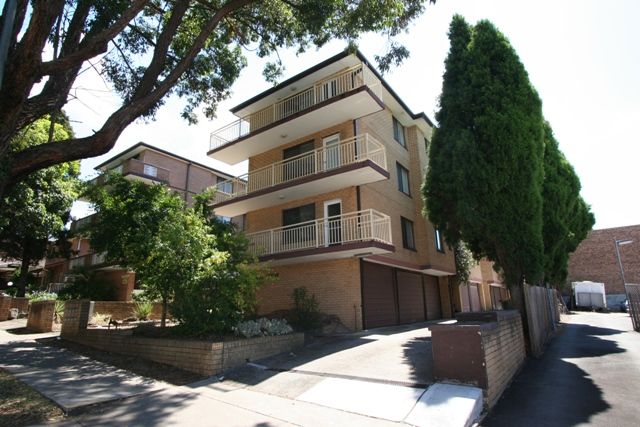 2 bedrooms Apartment / Unit / Flat in 1/8 Victoria Ave PENSHURST NSW, 2222