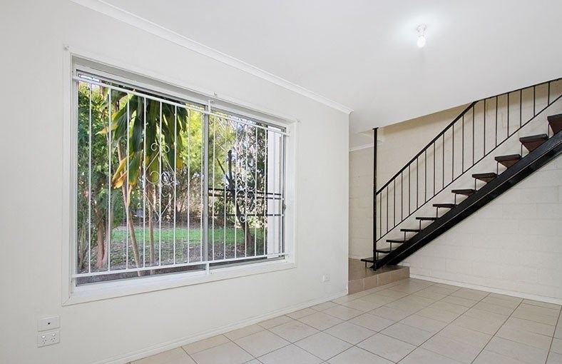 8/111 Station Road, Woodridge QLD 4114, Image 2