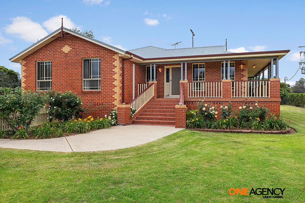 64 Greenwood Avenue, Singleton NSW 2330, Image 2