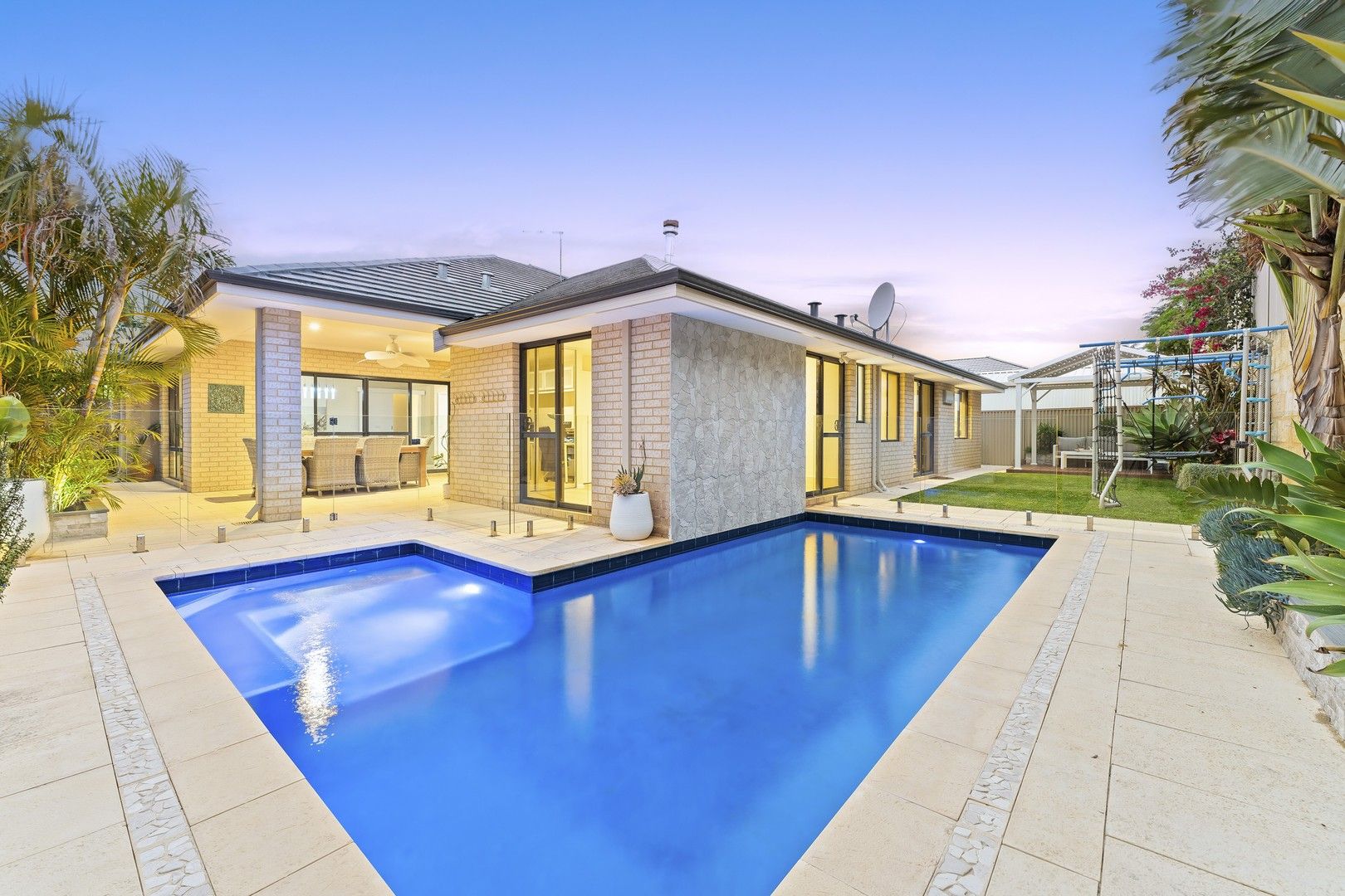 5 bedrooms House in 5 Carbine Corner BALDIVIS WA, 6171