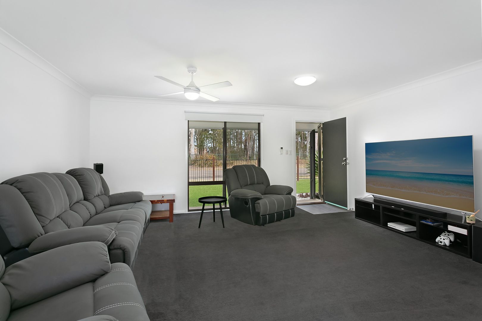 88 Griffith Street, Mannering Park NSW 2259, Image 2