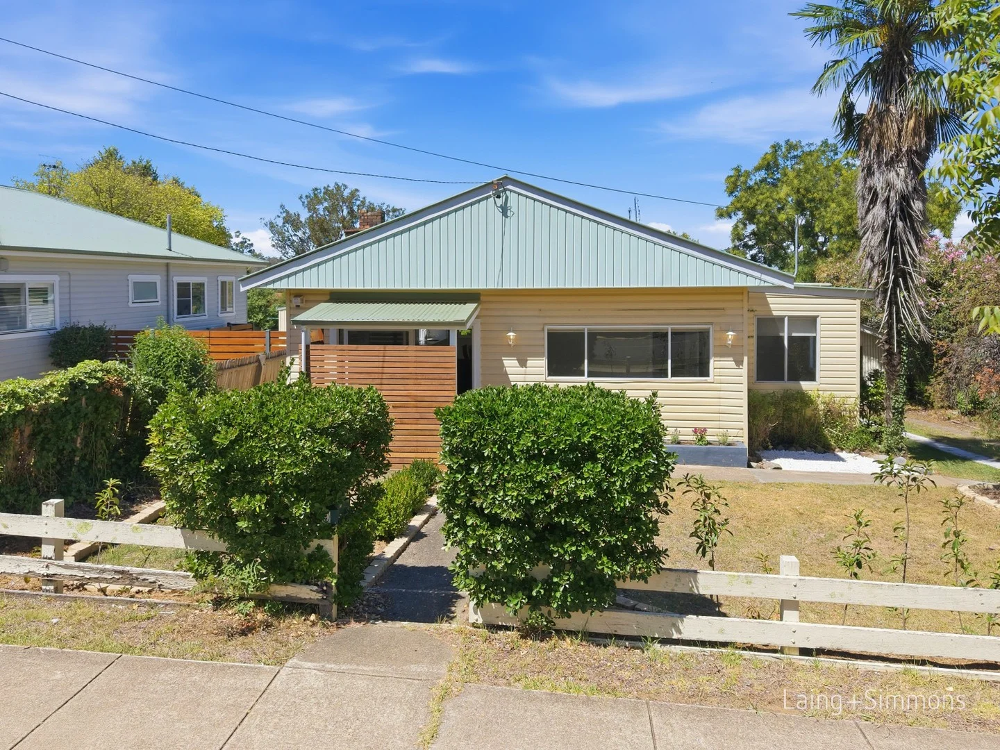 9 Marsh Street, Armidale NSW 2350