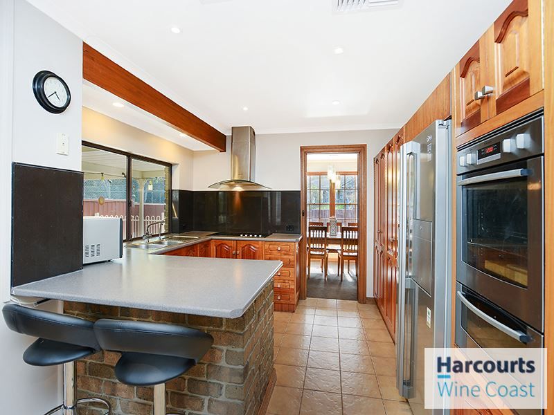 4 Fraser Avenue, Happy Valley SA 5159, Image 2