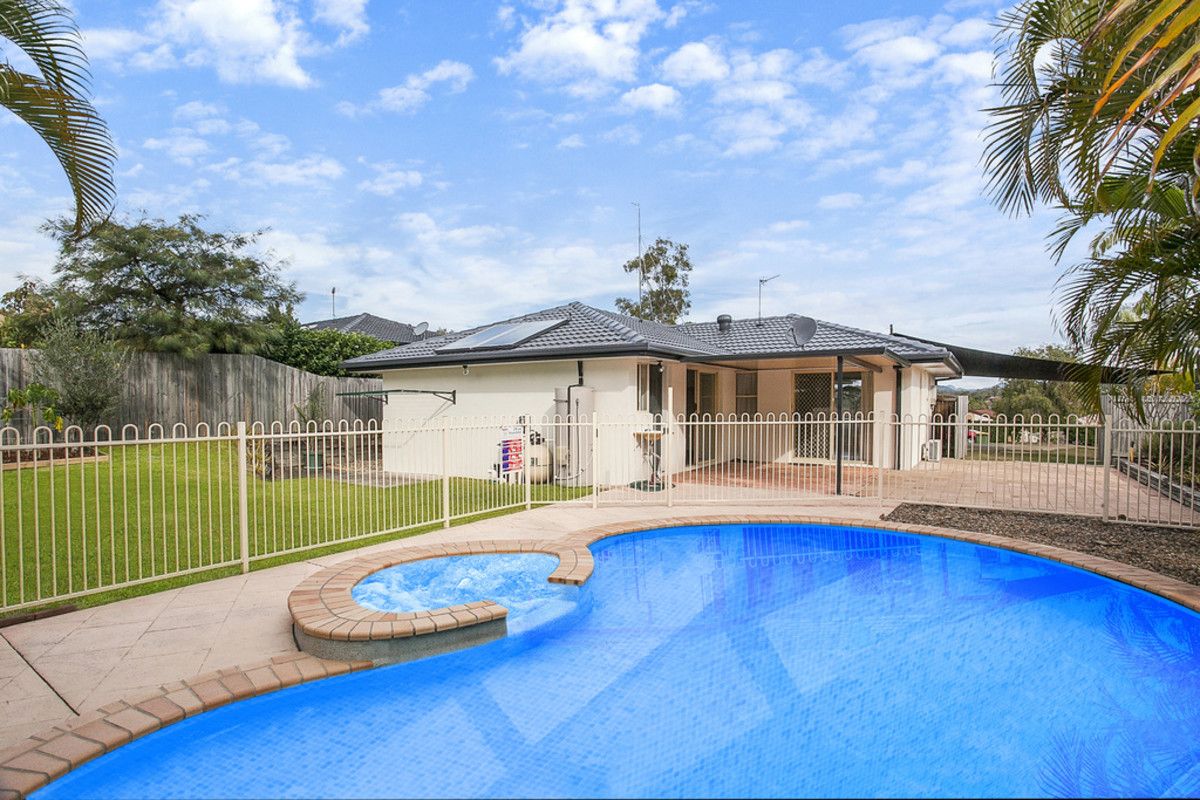 8 Issell Place, Highland Park QLD 4211, Image 2
