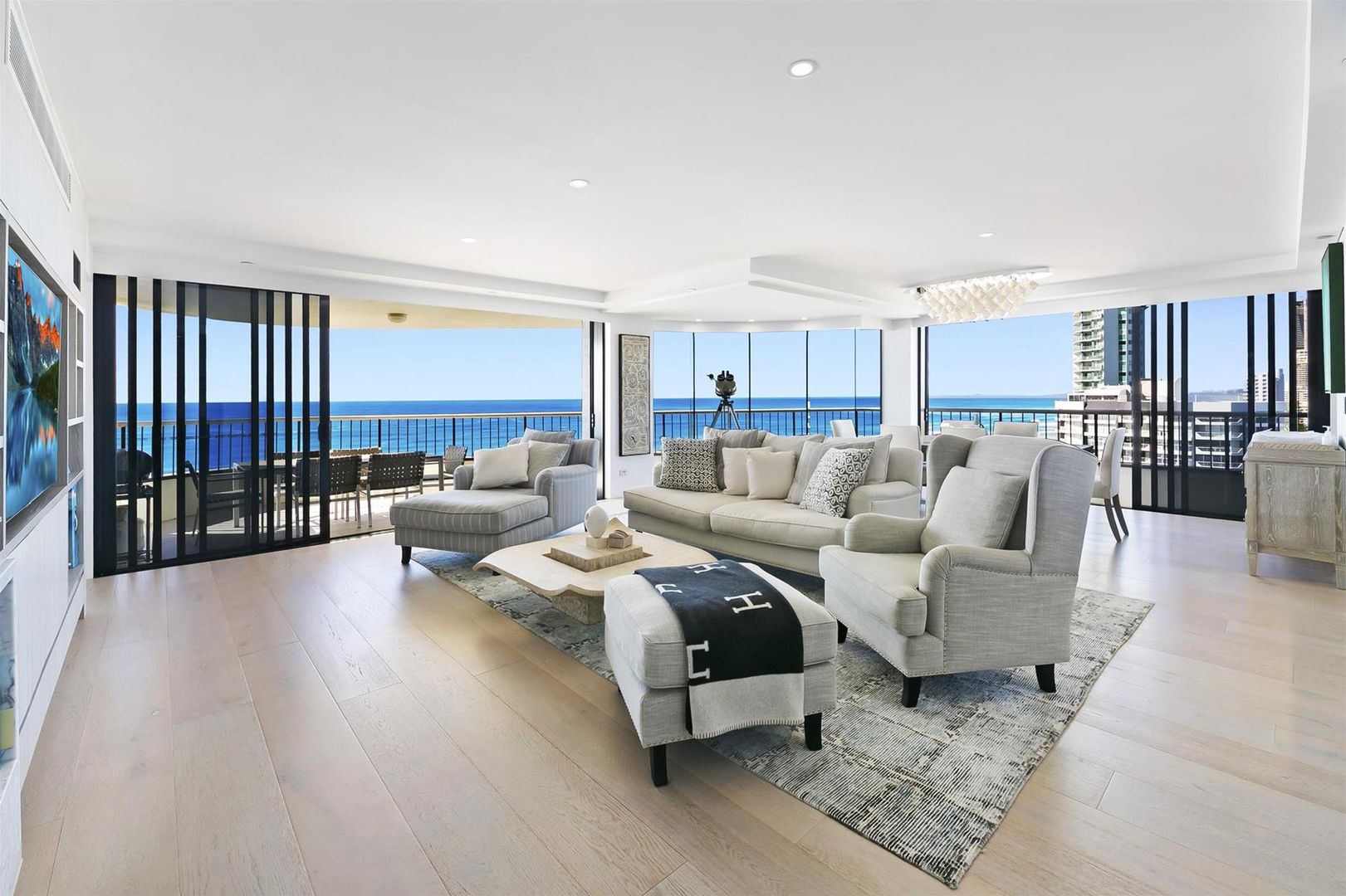 2 bedrooms Apartment / Unit / Flat in 'SILVERPOINT' 3510 Main Beach Parade MAIN BEACH QLD, 4217