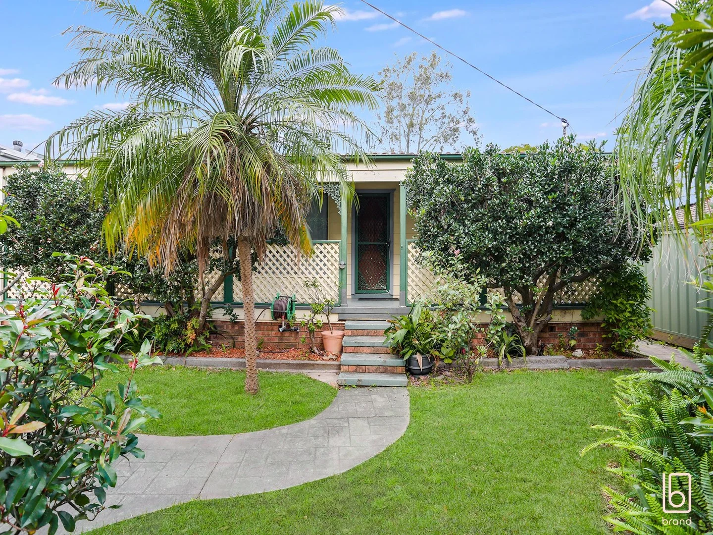 11 Warrina Avenue, Summerland Point NSW 2259