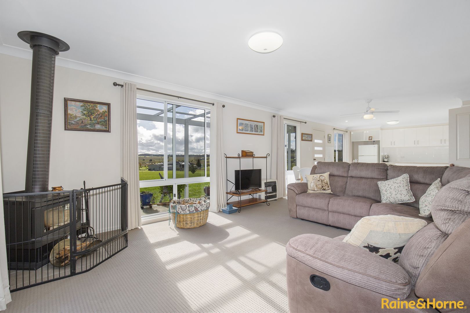 49 Galloway Place, Glen Innes NSW 2370, Image 2