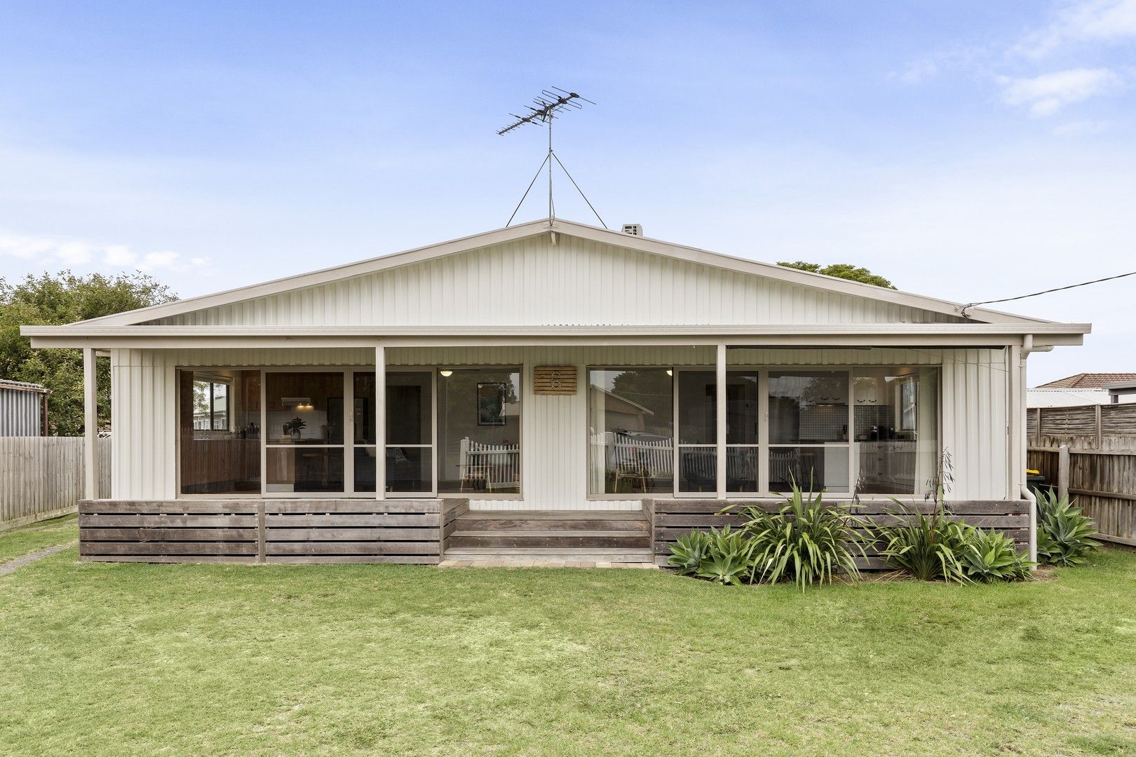 6 Charles Court St Leonards VIC 3223 House For Rent Domain