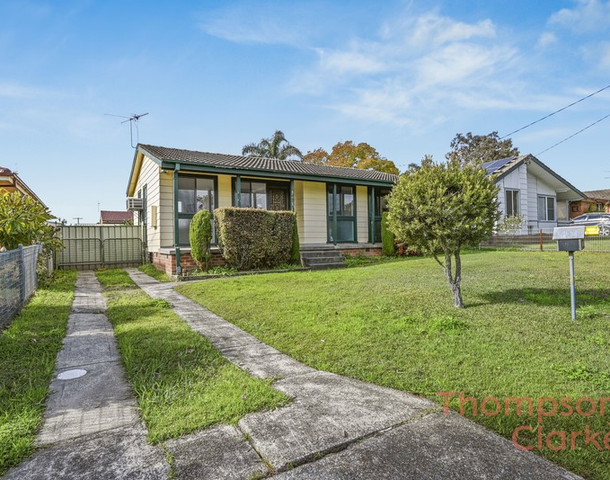 11 Duckenfield Avenue, Woodberry NSW 2322